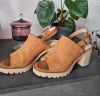 Mustang MTNG Sandalen Slingback Karamell Beige 37 38 Absatz Leder Sachsen - Schkeuditz Vorschau