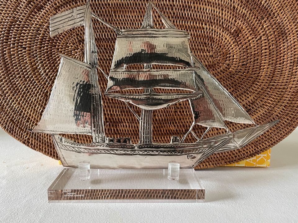 Handmade Silver Segelschiff auf Plexiglassockel in Neuss