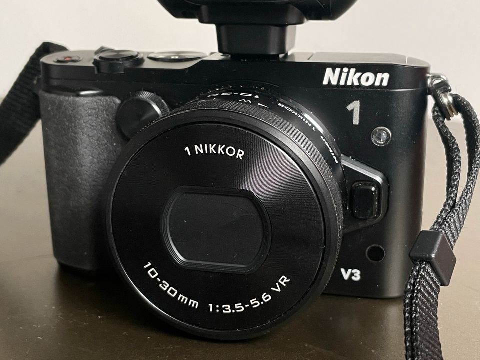 Nikon 1 V3 mit Objektiven in Hamburg