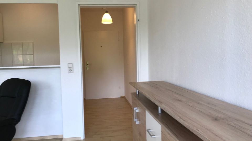 Möblierte 1-Zi. Nichtraucher-Wohnung mit Balkon Hannover-Hainholz in Hannover