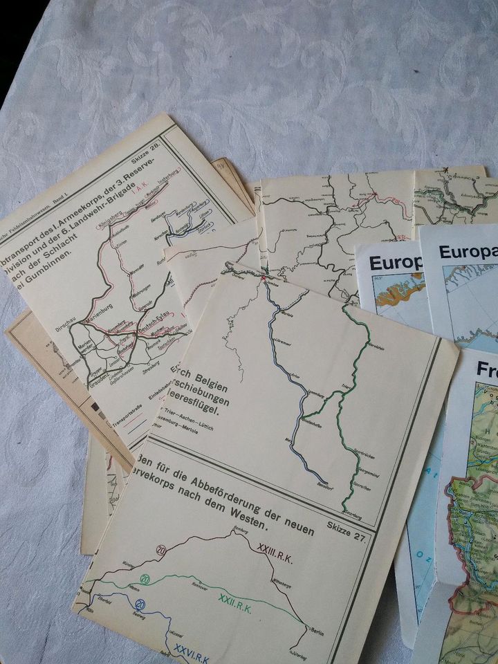 Karten aus geografischen Büchern in Dresden