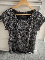 Esprit T Shirt schwarz weiß lila gepunktet Gr. M TOP Nordrhein-Westfalen - Olfen Vorschau