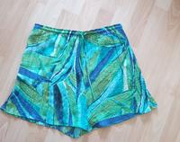 Shorts grün gemustert seidiger Stoff - Gr. S Hessen - Hanau Vorschau
