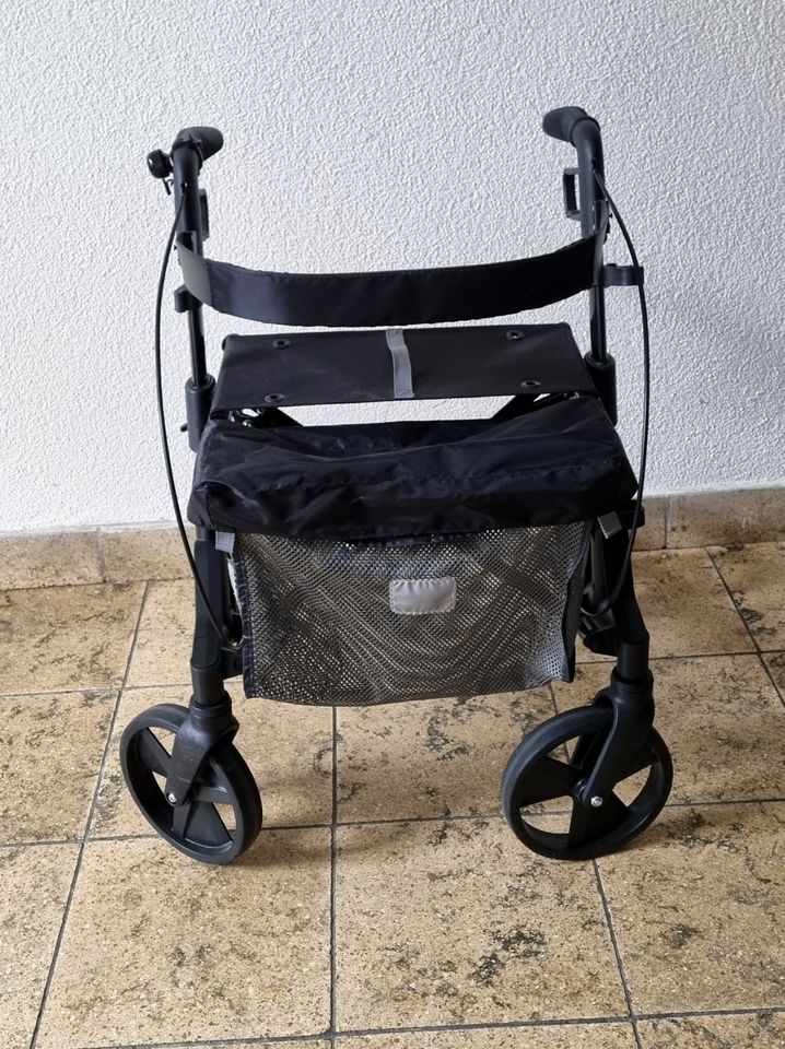 Mobilex Kudu Rollator Gehhilfe drinnen und draußen in Schlitz