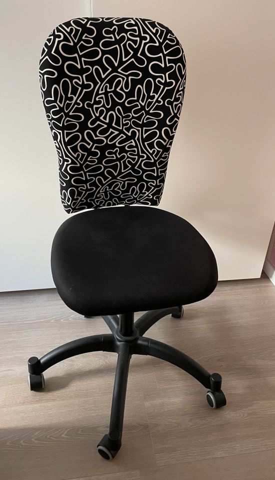 IKEA Schreibtischstuhl schwarz weiß Muster in Herne