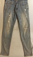 Hollister Skinny Jeans Mittelhelle Waschung Mit Rissen W32/L34 Nordrhein-Westfalen - Euskirchen Vorschau