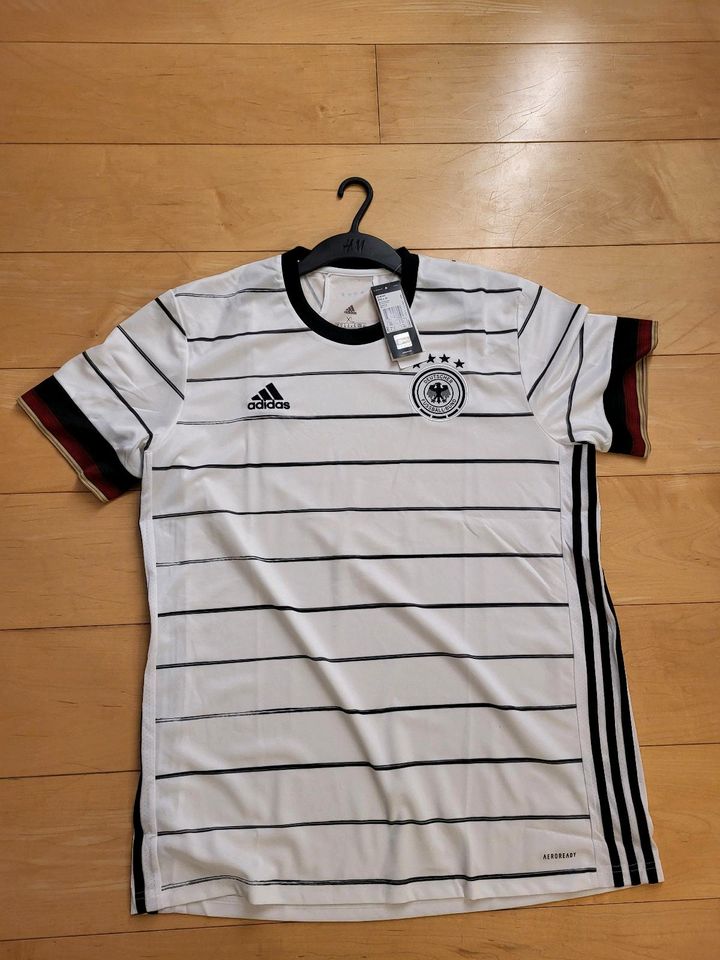 DFB Trikot Adidas XL neu mit Ettiket in Esslingen