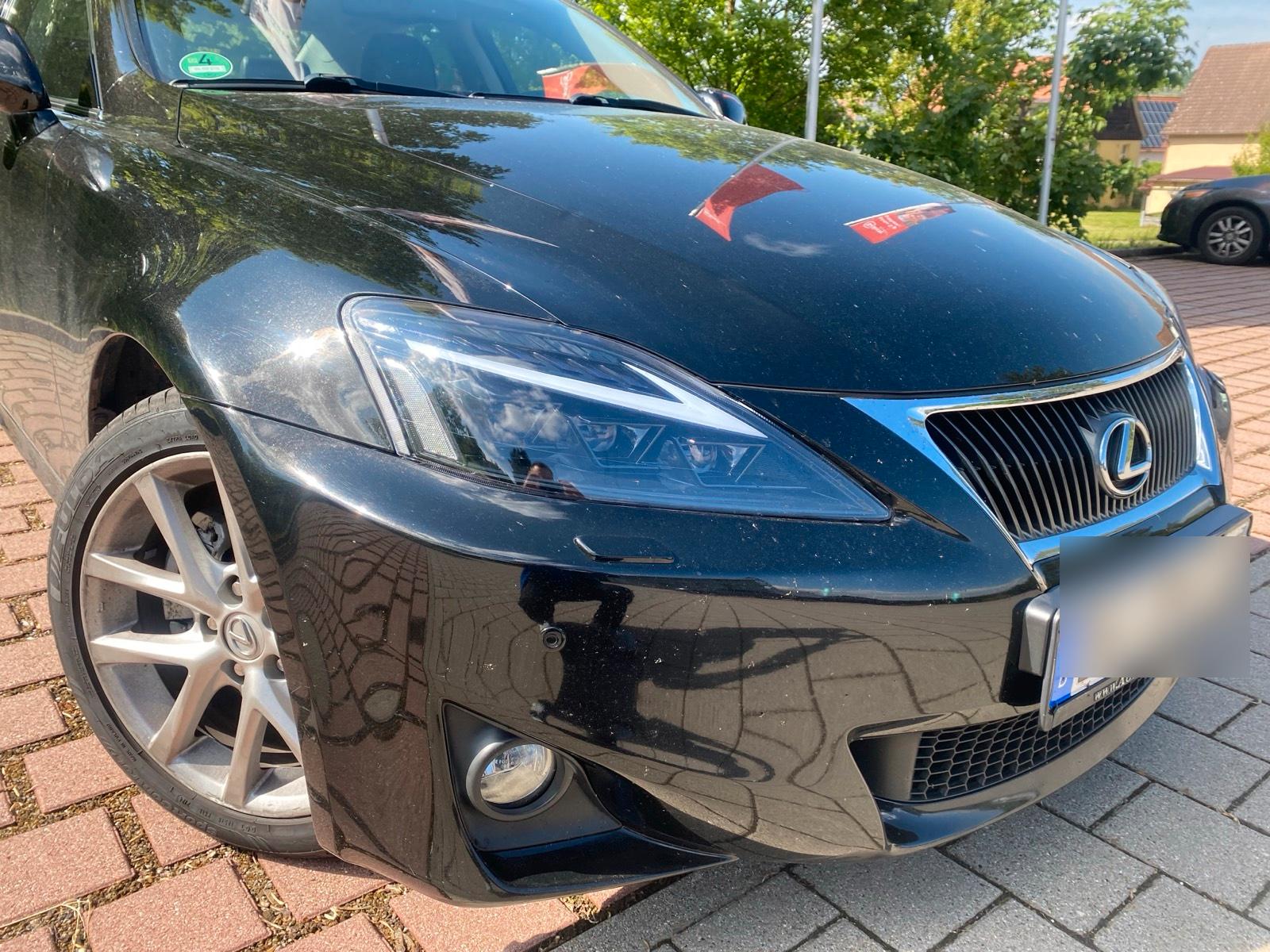 Abbildung des Autos Lexus is 250