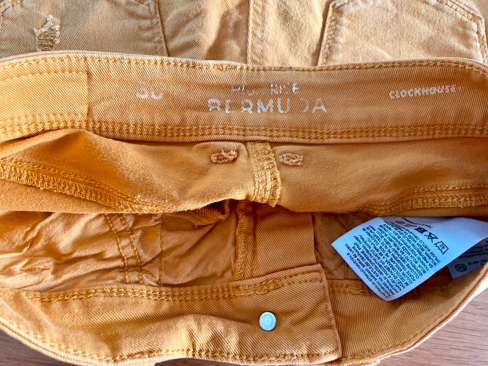 Bermuda Shorts Kurze Jeans Hose Gr. 36 /  S senf aus Baumwolle in Stuttgart