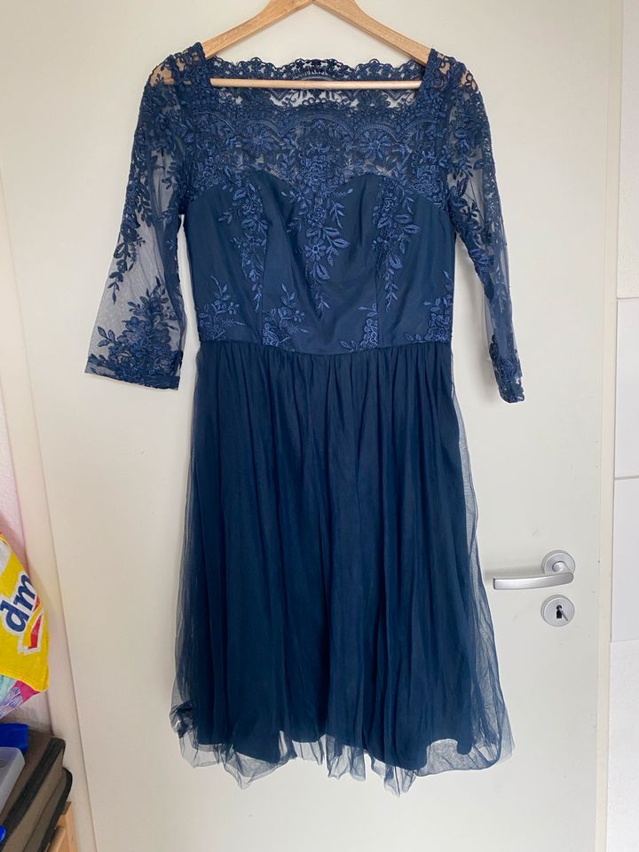Dunkelblaues Kleid in 38 von CHI CHI London in Bruchsal