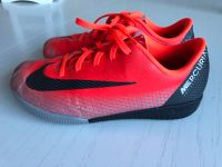 Hallenschuhe Nike Mercurial rot schwarz 31,5 Nordrhein-Westfalen - Bergheim Vorschau