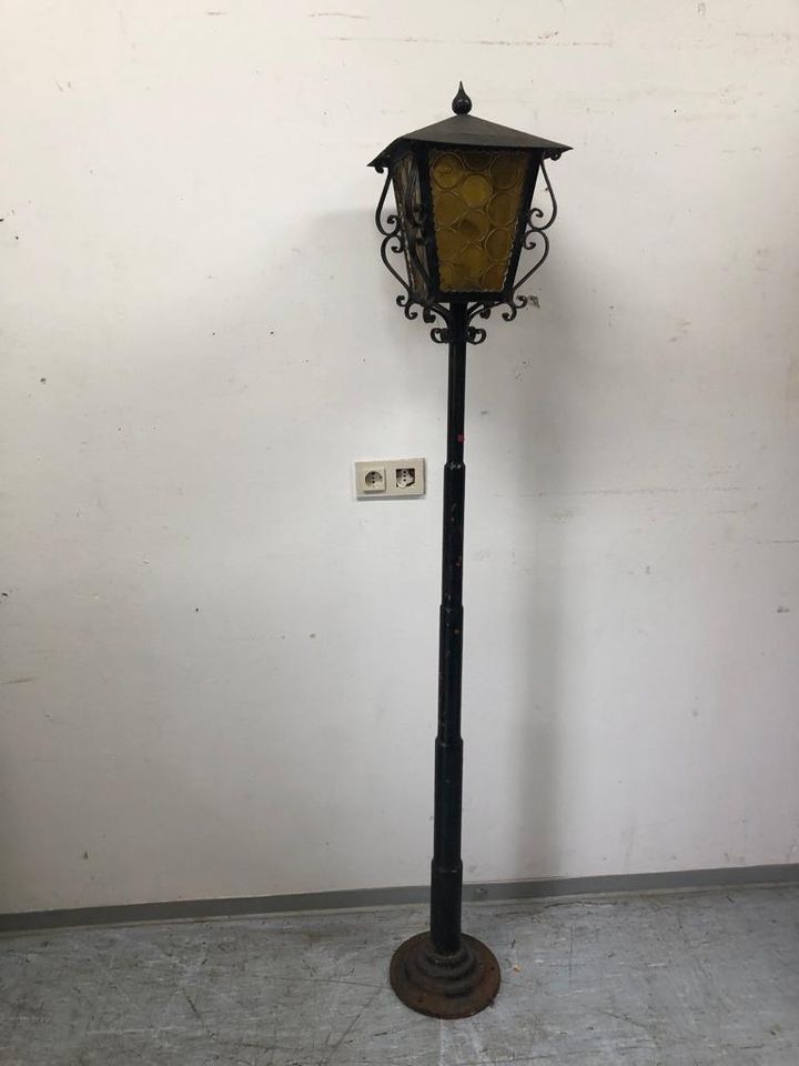Antike Gartenlampe Außenlampe Stehlampe, Wegeleuchte in Völklingen