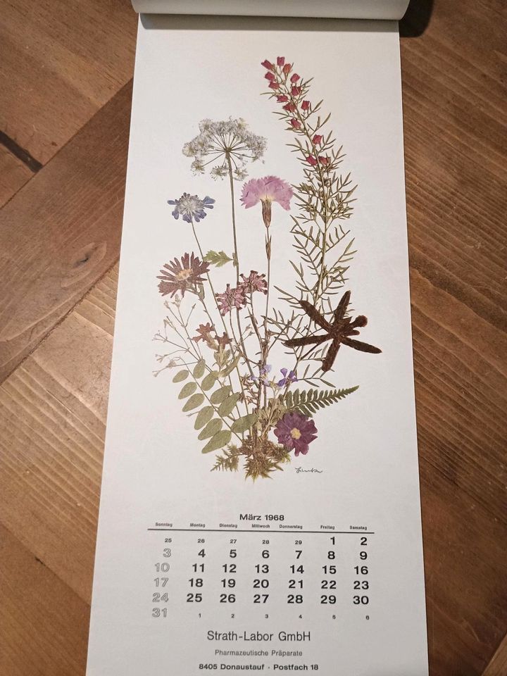 Kalender " Blumen und Gräser " aus dem Jahr 1968 in Höchst im Odenwald