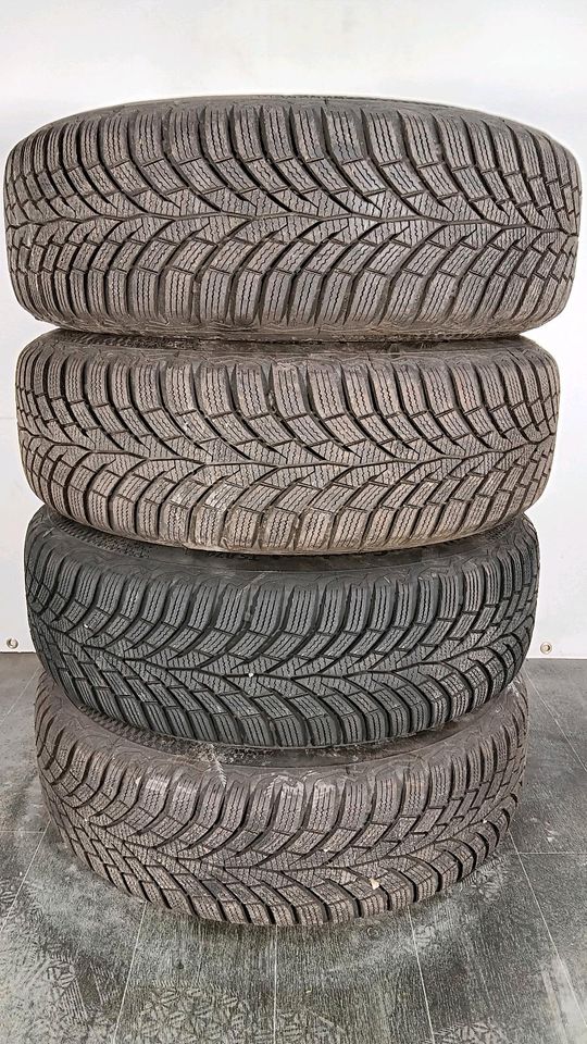 VW GOLF VII 7  195/65R15 Winterräder Winterreifen D111 in Nagold