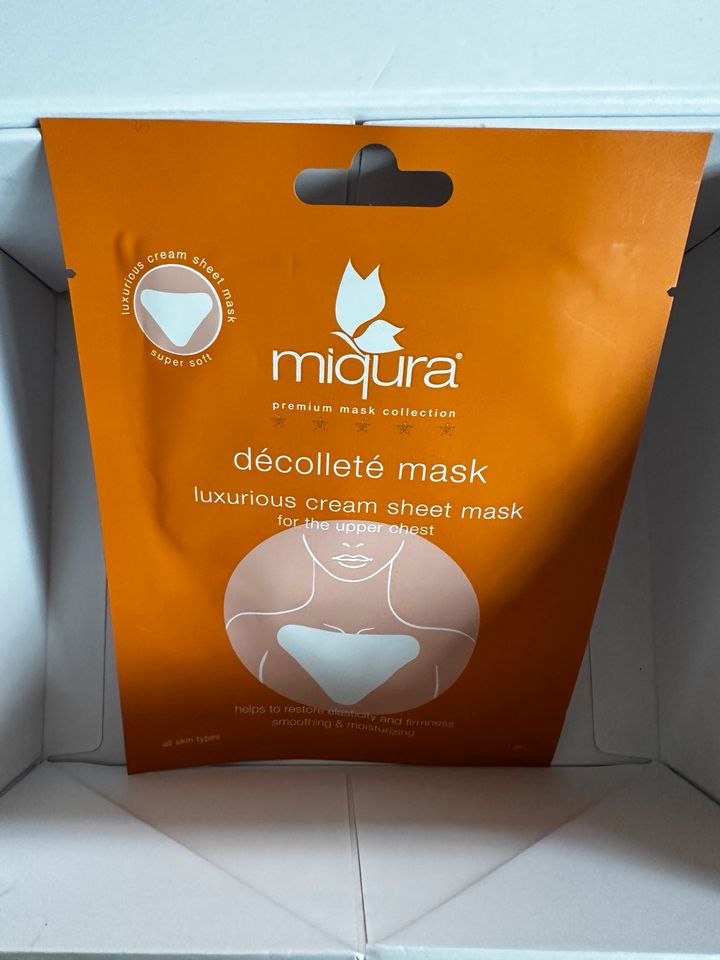 Miqura Décolleté Mask in Wiefelstede