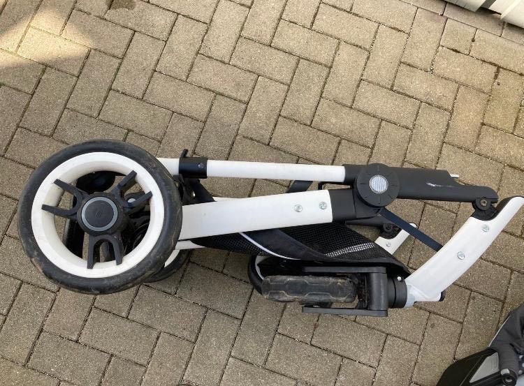 Teutonia Kinderwagen, Babywanne/Sportsitz, schwarz in Bielefeld