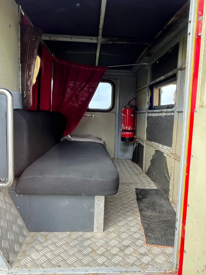 Unimog 404S 5sitzig Autogas H-Kennzeichen Führerschein B in Donaueschingen