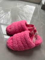 UGG Damen Hausschuhe in Rosa Größe 38 guter Zustand Niedersachsen - Bremervörde Vorschau