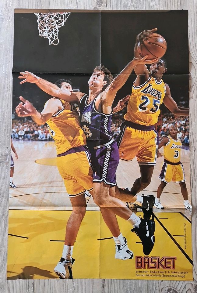 NBA Poster HAKEEM OLAJUWON (Rockets) / EDDIE JONES (Lakers) in Bremen