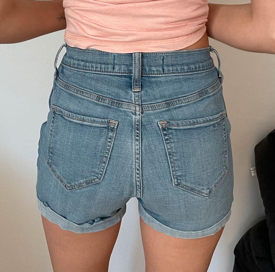 Shorts mit hoher Taille in Stuttgart