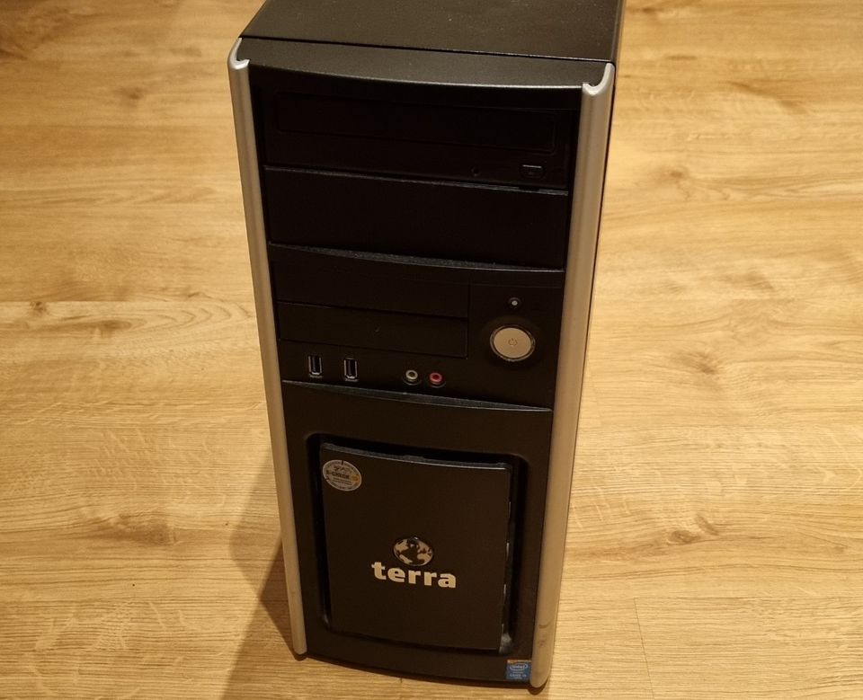 Terra PC - i5-6500 - 8 GB RAM - 256 GB SSD - Windows 11 Pro in Berlin