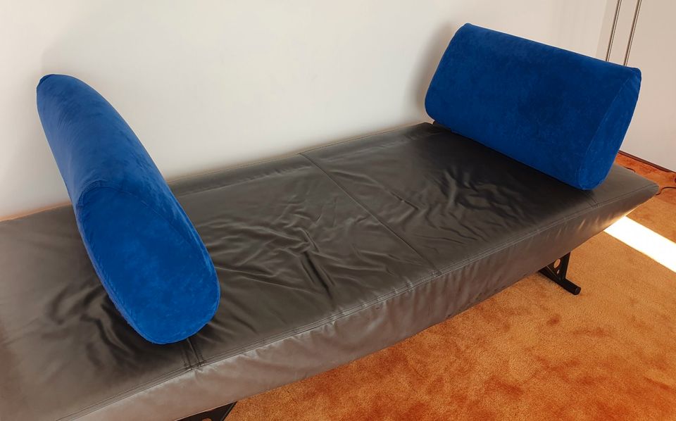 Für Design-Liebhaber: Sofa von COR Zweisitzer, Modell Cirrus in Lübeck