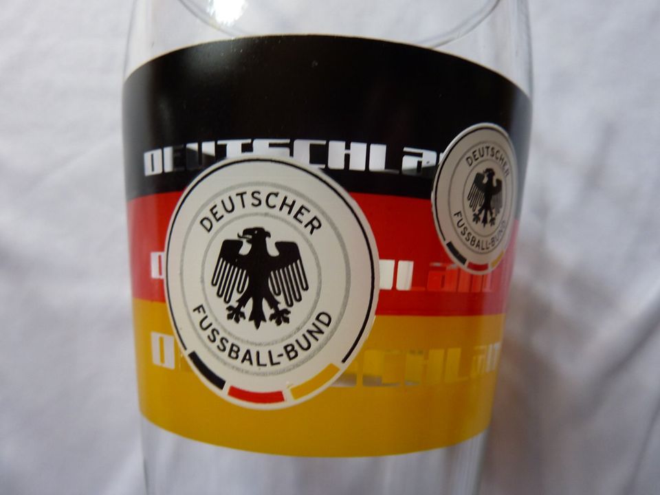 Fussball - Deutschlandtrikot XL und 2 Gläser in Hettstedt