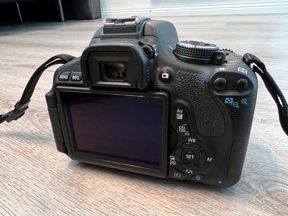 Canon EOS 600 D mit umfangreichem Zubehör in Reken
