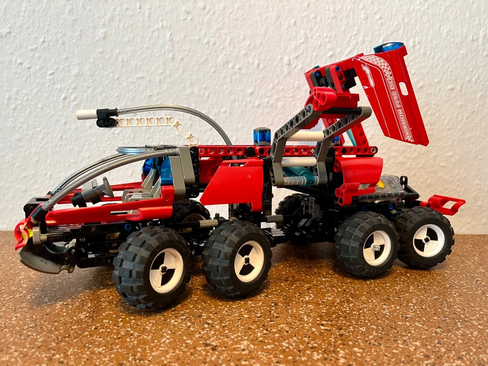LEGO TECHNIC: Sondereinsatz-Truck (8454) vollständig mit Anleitun in Ulm