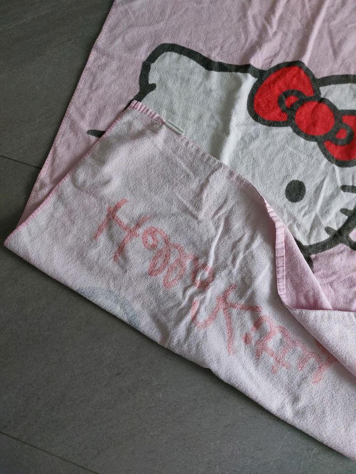 Hello Kitty Paket Badetuch Handtuch Duschtuch Poncho rosa blau in Hirschau