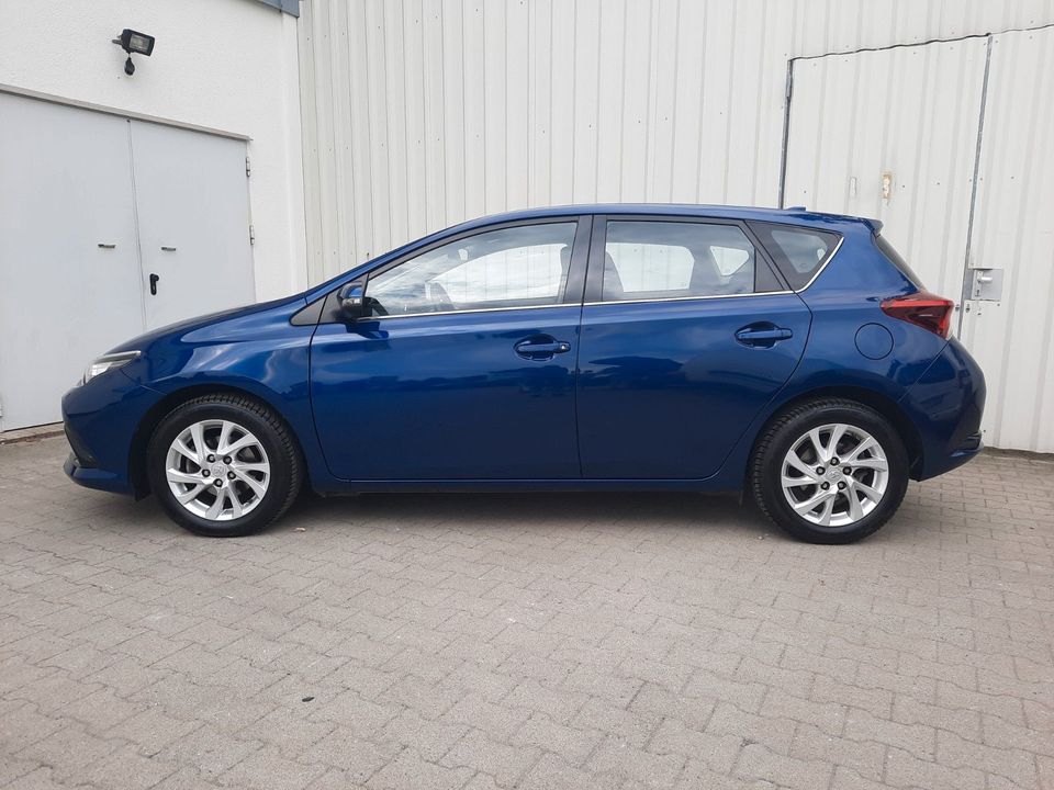 Toyota Auris Comfort - NAVI - RÜCKFAHRKAMERA - 2.HAND - in Berlin