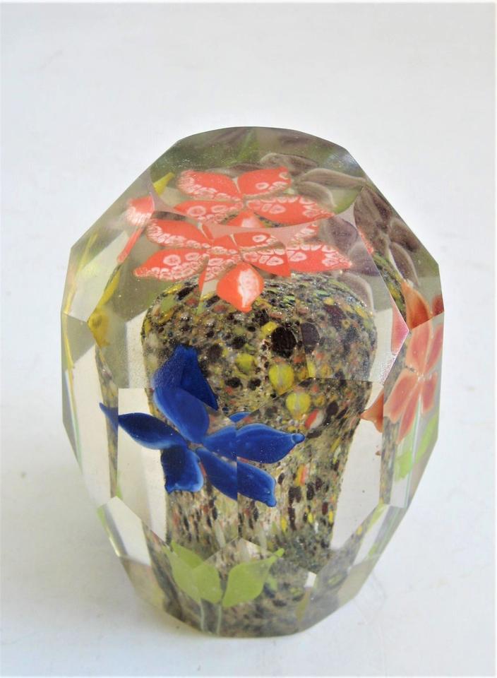 ANTIK PAPERWEIGHT BRIEFBESCHWERER FACETTEN 5 BLUMEN BÖHMEN in Berlin