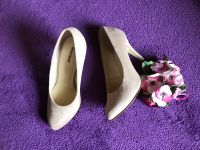 Neu Pumps Schuhe Hautfarbe Beige Nude Gr.36 Hessen - Stadtallendorf Vorschau