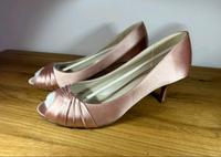 Pumps wie neu Feste leichtes rose  41 Bayern - Buttenwiesen Vorschau