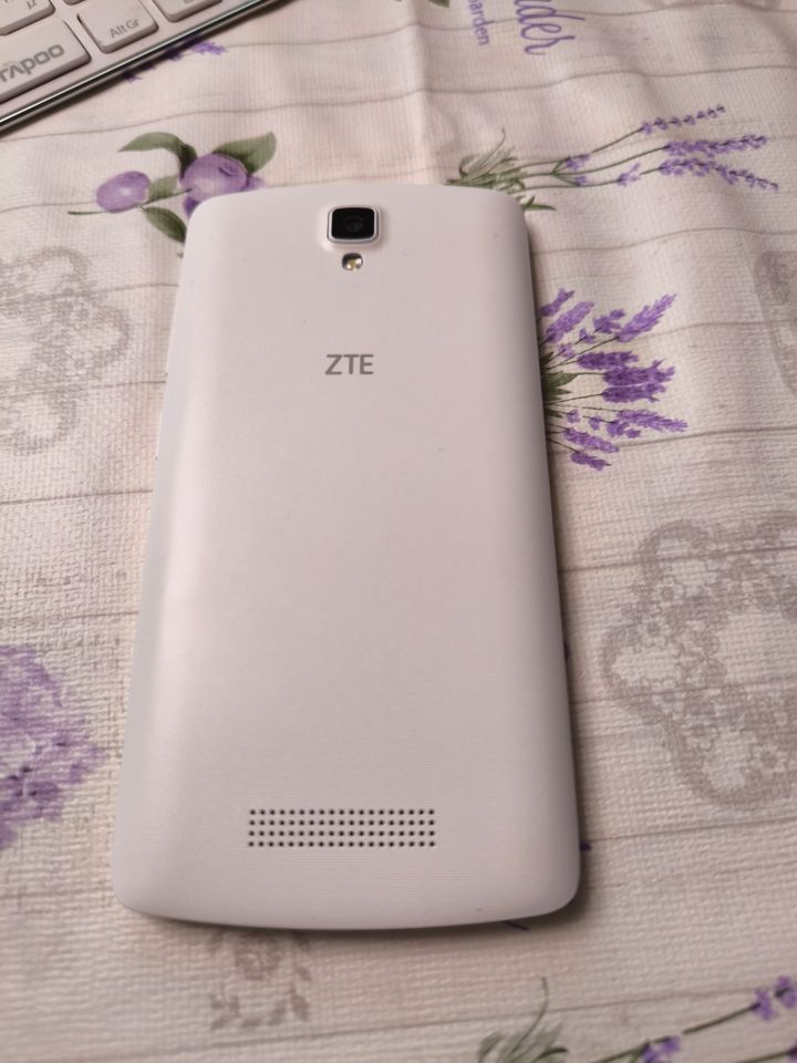 ZTE Blade L5 Smartphone (12,7 cm (5 Zoll) Display, 8 GB Speicher, in Bad Lauchstädt