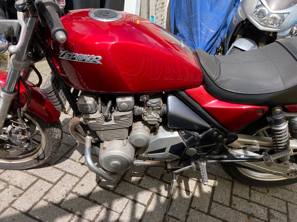 Kawasaki Zephyr 550 aus 03-1991 mit 40000 Kilometern Laufleistung in Bochum