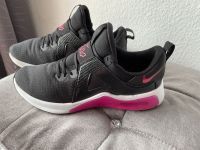 Nike Sneaker/Sportschuh schwarz/pink Gr. 39 Wandsbek - Hamburg Bramfeld Vorschau