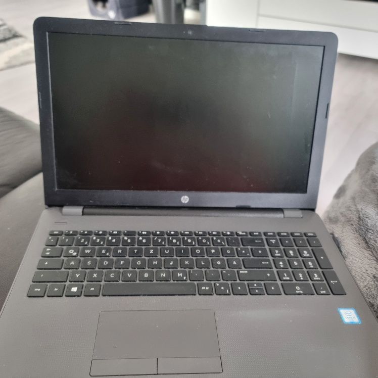 HP 250 G6 Laptop, Core i3. 8GB Speicher, 256 GB SSD, Windows10 in Düsseldorf