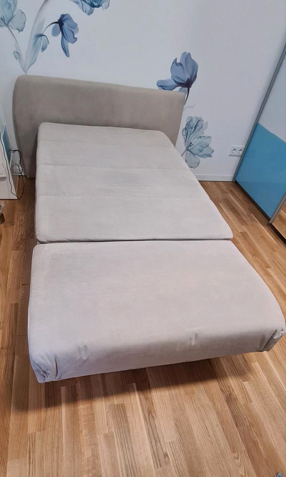 Sofa Schlafsofa Gästebett Couch Bett Beige in Berlin