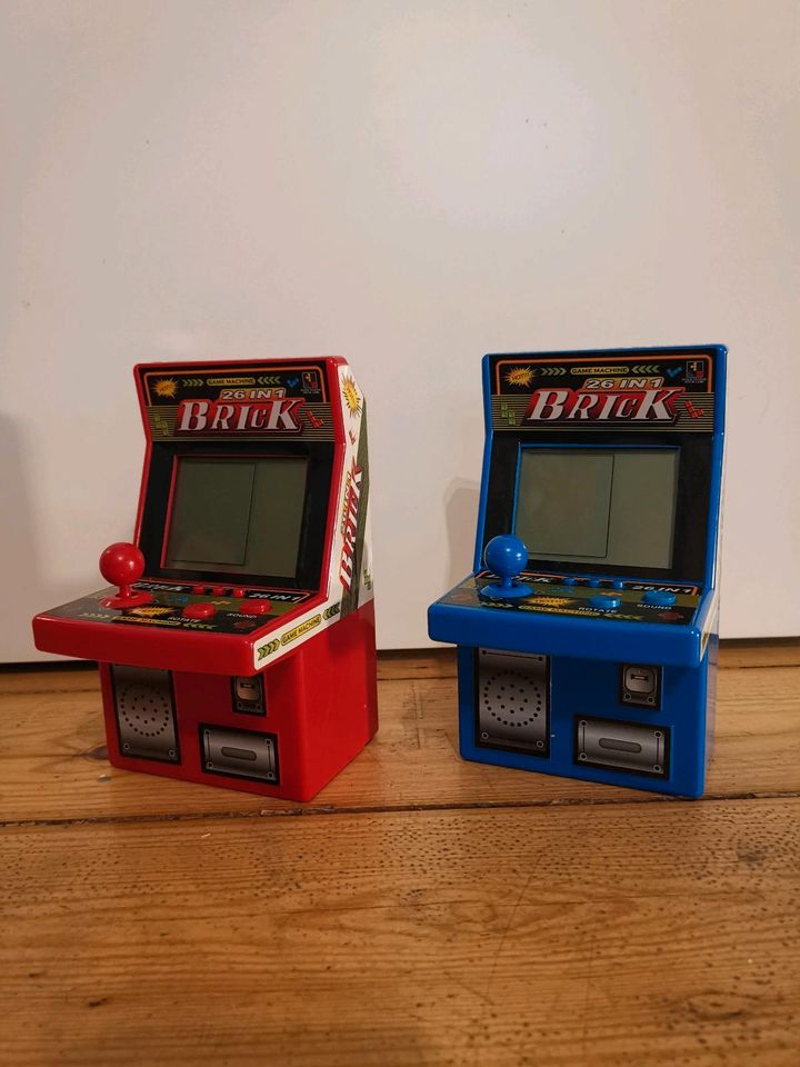 Brick Spielekonsole, retro gaming, game machine in Berlin