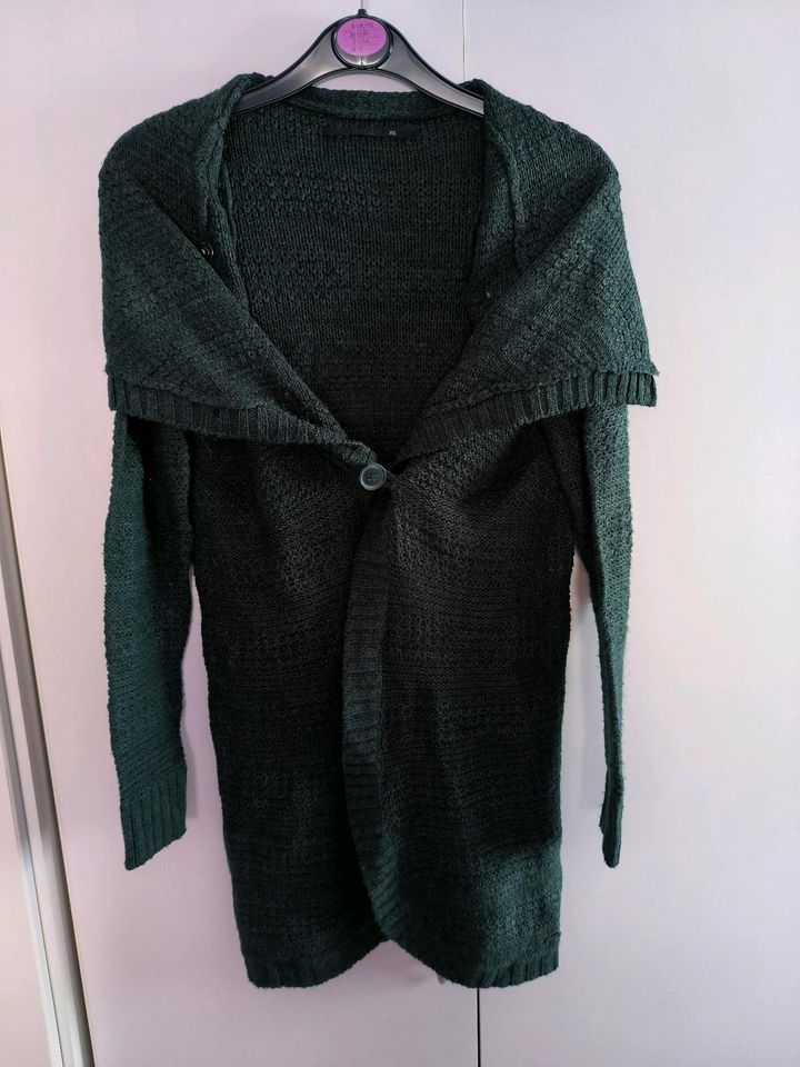 Dunkelgrüne Strickjacke Strick Cardigan, only xs in Speyer