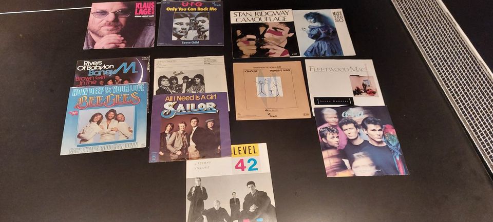 Single Schallplatten 70-er und 80-er Jahr sowie CD's von privat in Buxheim