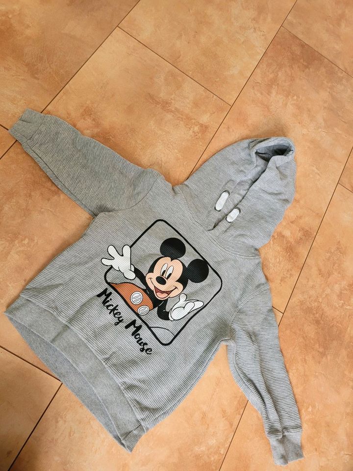 Hoodie mit Mickey in der Größe 92 in Freital