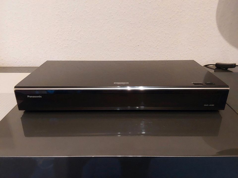 Panasonic DMR-UBS80, BluRay Recorder, 1 TB, 2xSat, Top in Gladbeck
