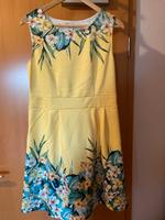 Kleid mit Blumen Größe 40/42 Dresden - Striesen-Ost Vorschau