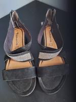 Tamaris Sandalen mit Strass und Reißverschluss Gr.37 Hessen - Wehretal Vorschau