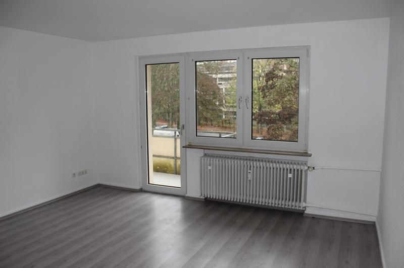 Ruhige 3-Zimmer Wohnung mit Balkon im Top-Zustand in Wiesbaden-Sonnenberg in Wiesbaden