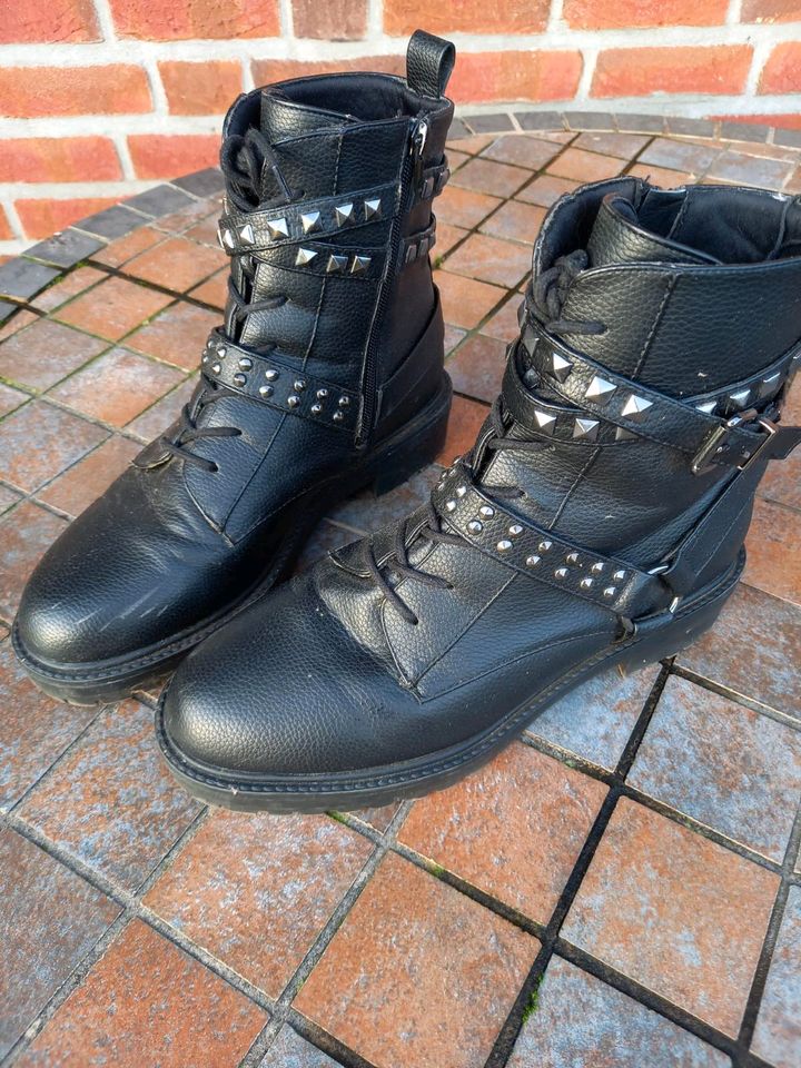 Boots Bikerboots schwarze Stiefeletten Größe 40 in Aurich