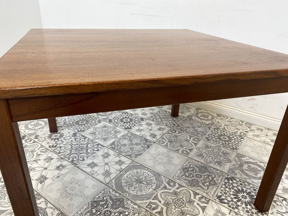 WMK Minimalistischer und gut erhaltener skandinavischer Wohnzimmertisch im Teakholz # Couchtisch Tisch Beistelltisch Coffee Table Danish Design Mid-Century Vintage # Lieferung möglich in Berlin