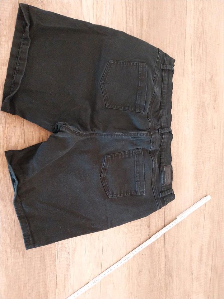 Kurze Jeans in Poppenhausen